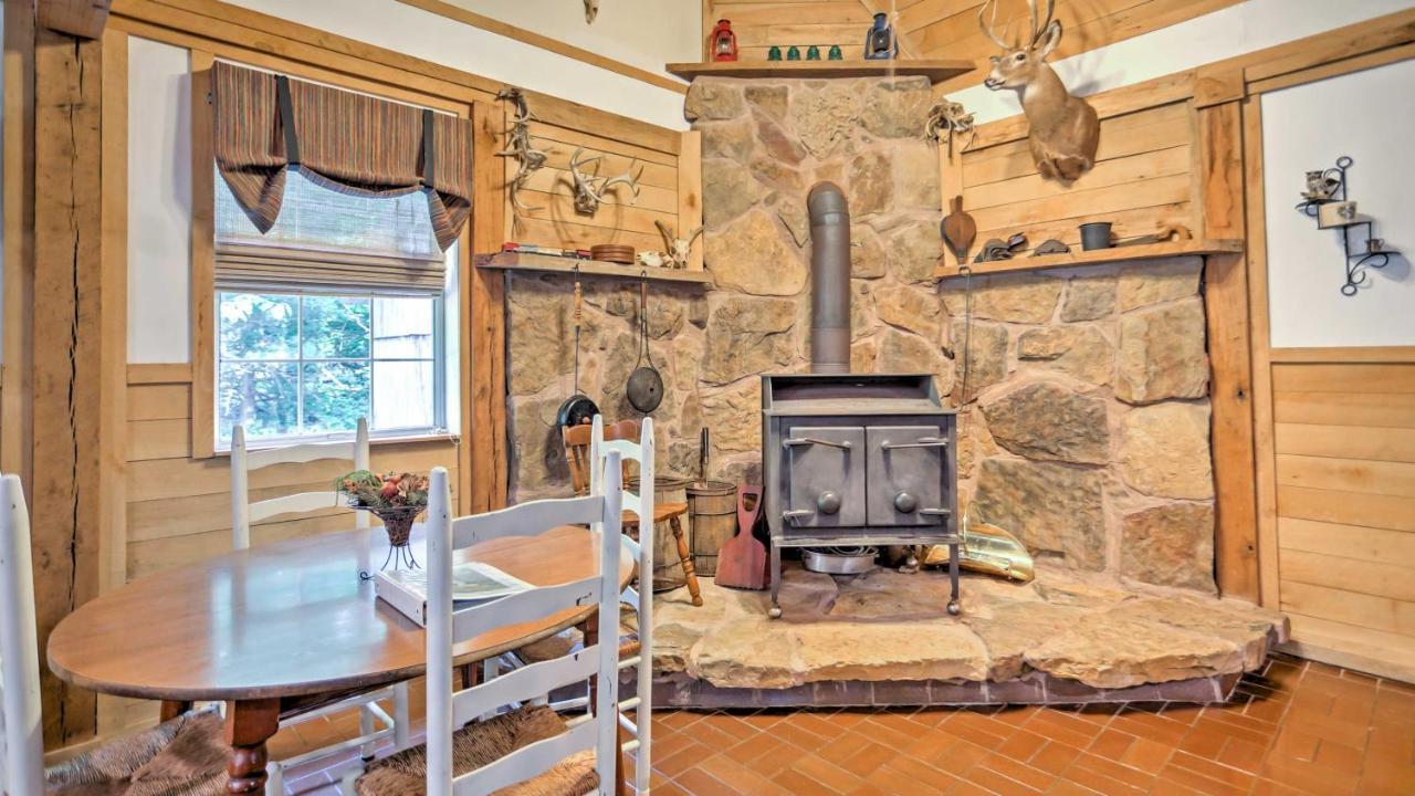 Rustic Taswell Cabin Grill And Walk To Patoka Lake! Εξωτερικό φωτογραφία
